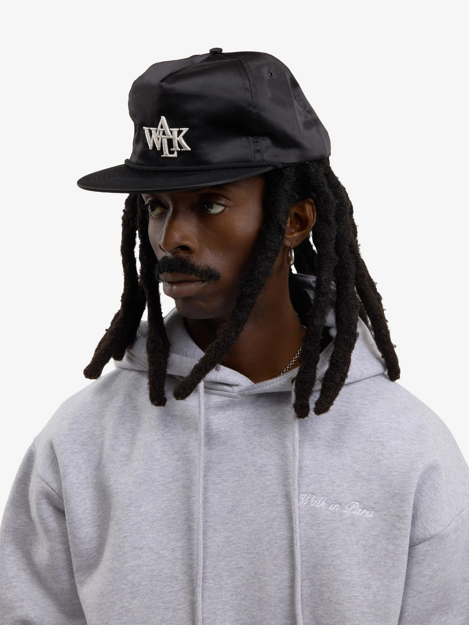 La casquette Signature en satin noire - Image 8