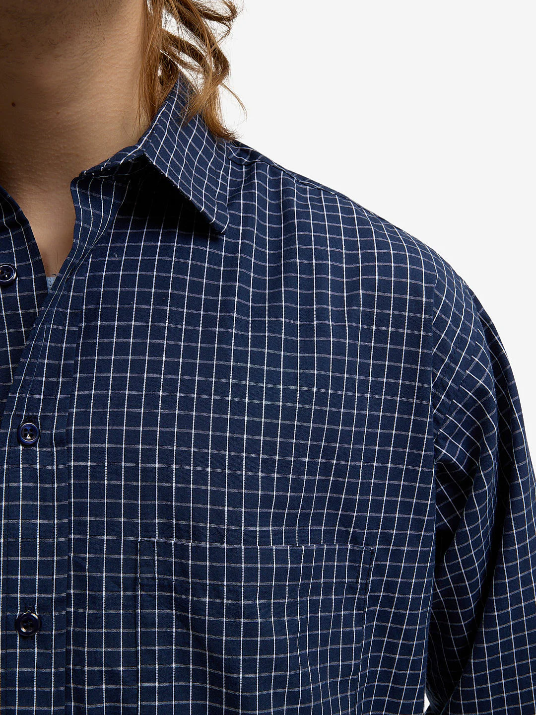 La chemise à carreaux bleue - Image 7