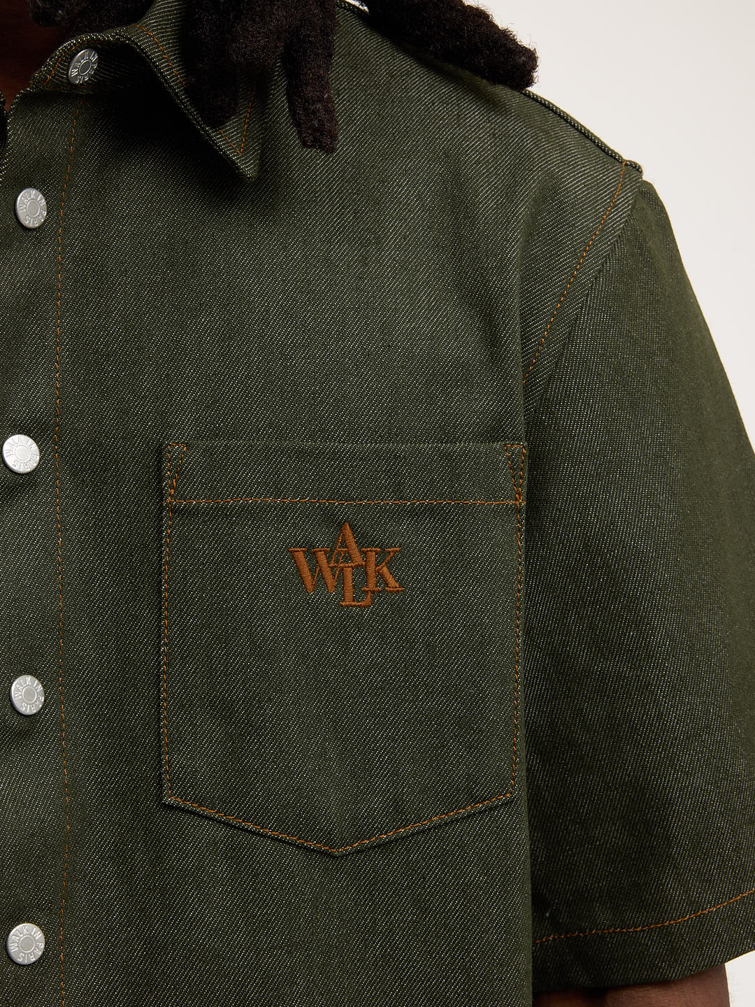 La chemise en denim brut vert - Image 8