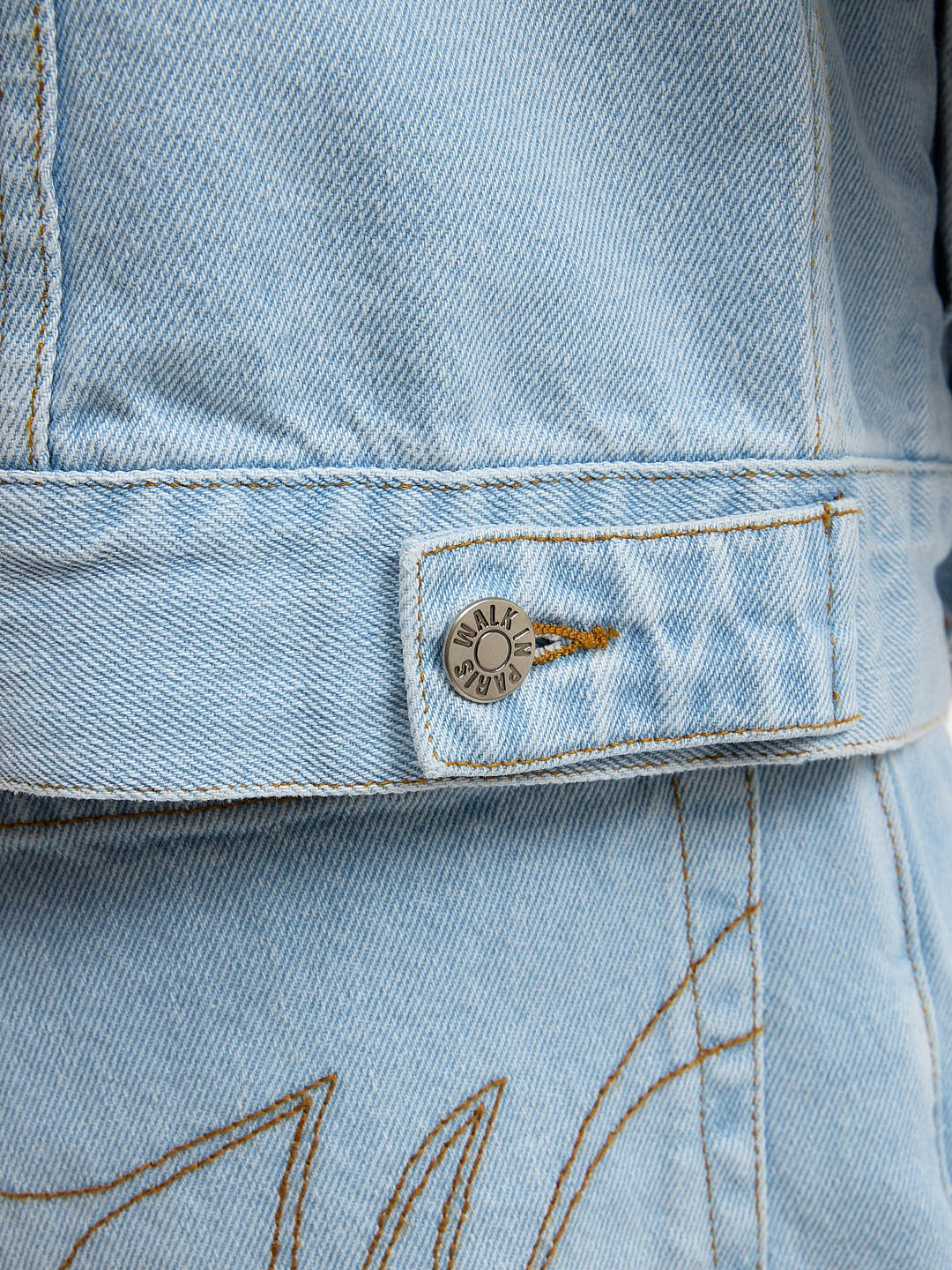 La veste du postier en denim clair délavé - Image 12