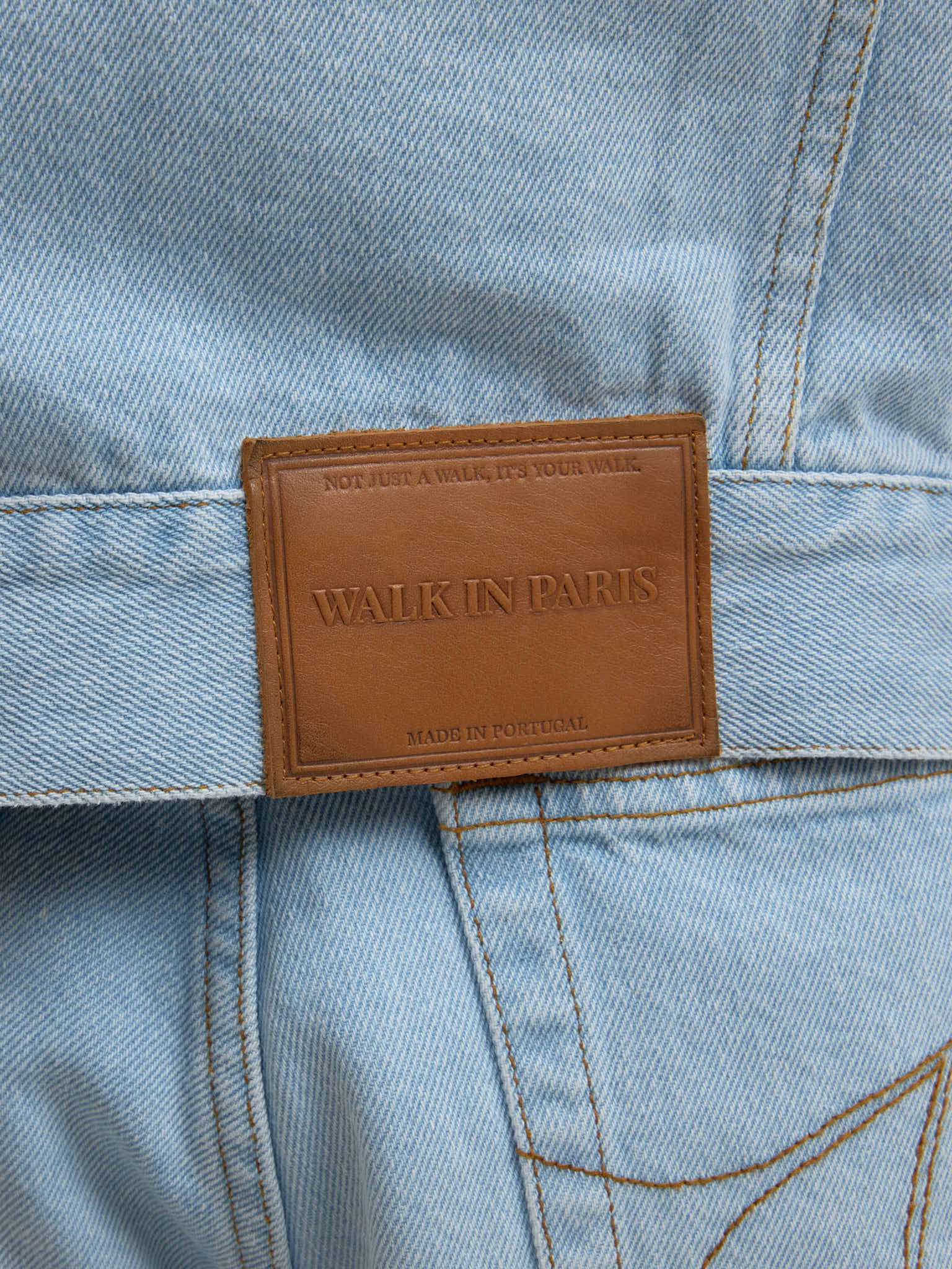La veste du postier en denim clair délavé - Image 9