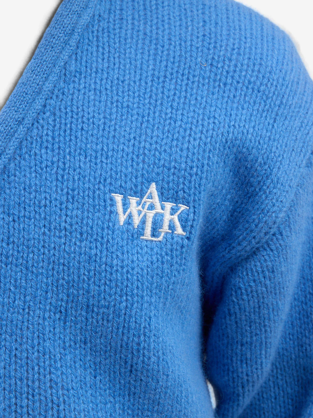Le cardigan bleu clair - Image 9