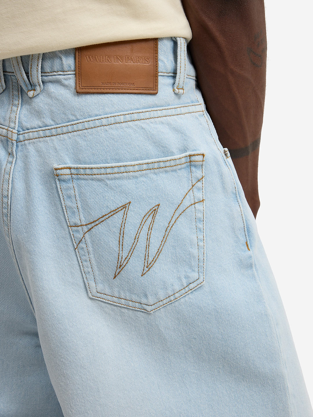 Le pantalon ballon en denim clair délavé - Image 9