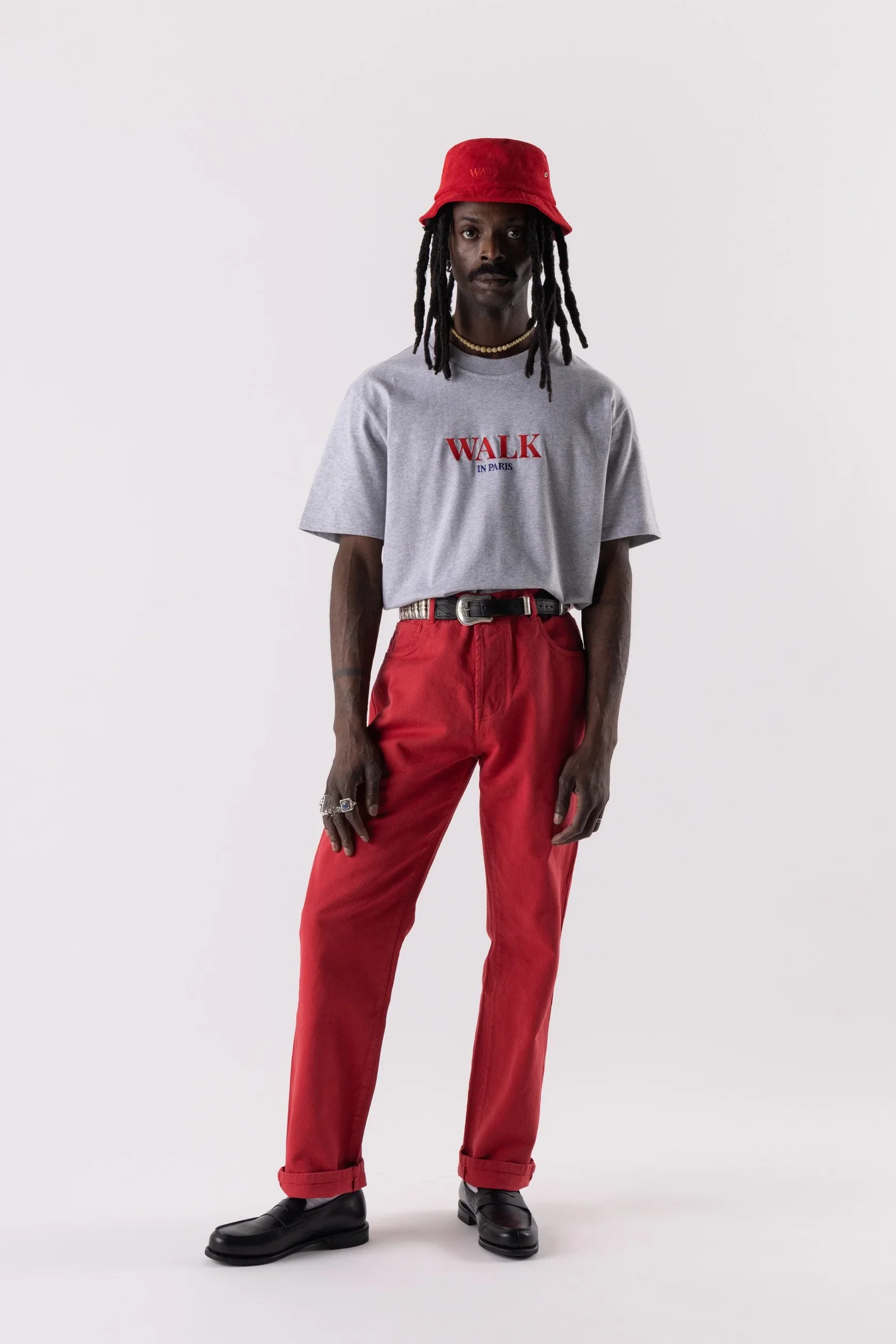 LE PANTALON EN JEAN ROUGE - Image 4