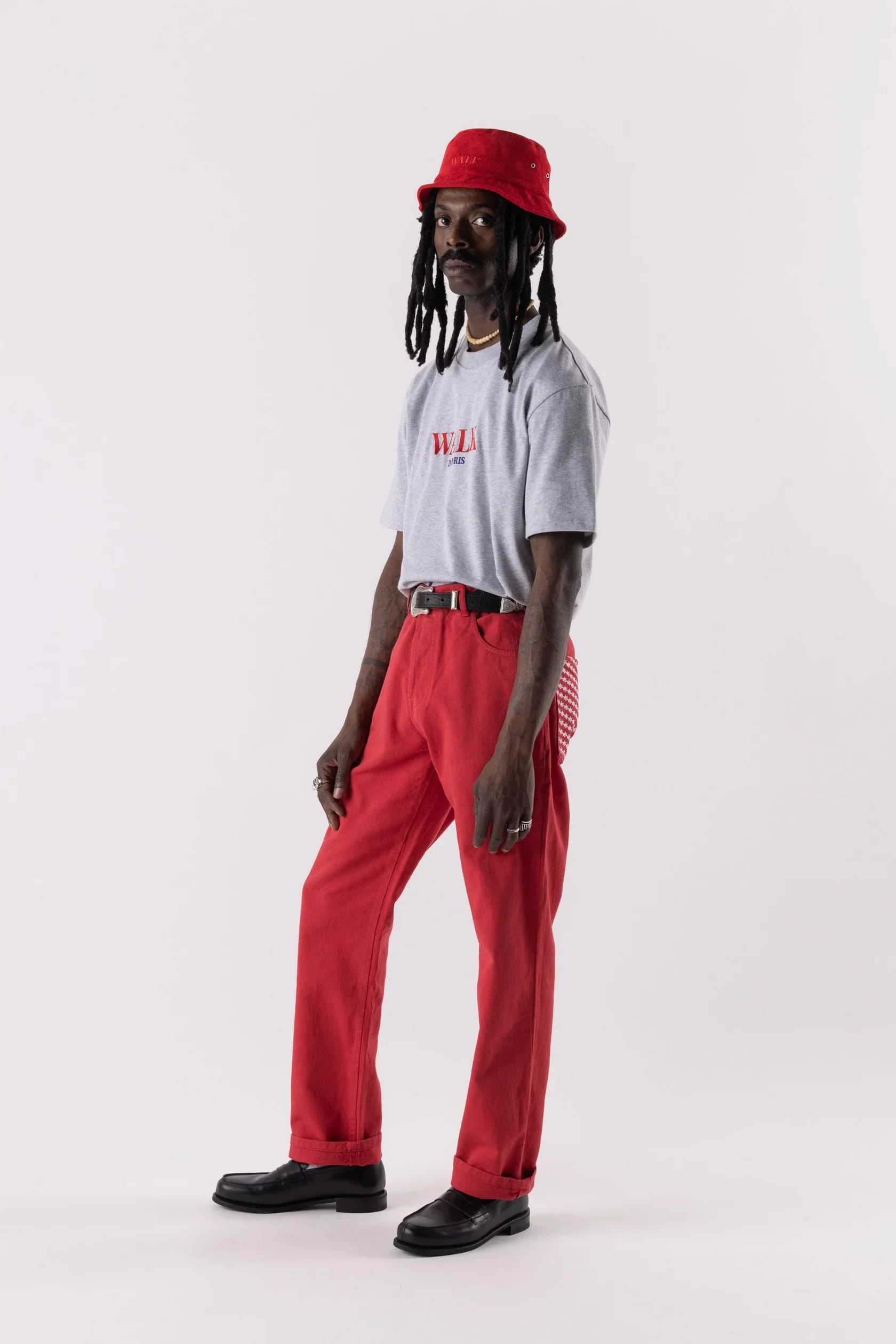 LE PANTALON EN JEAN ROUGE - Image 5
