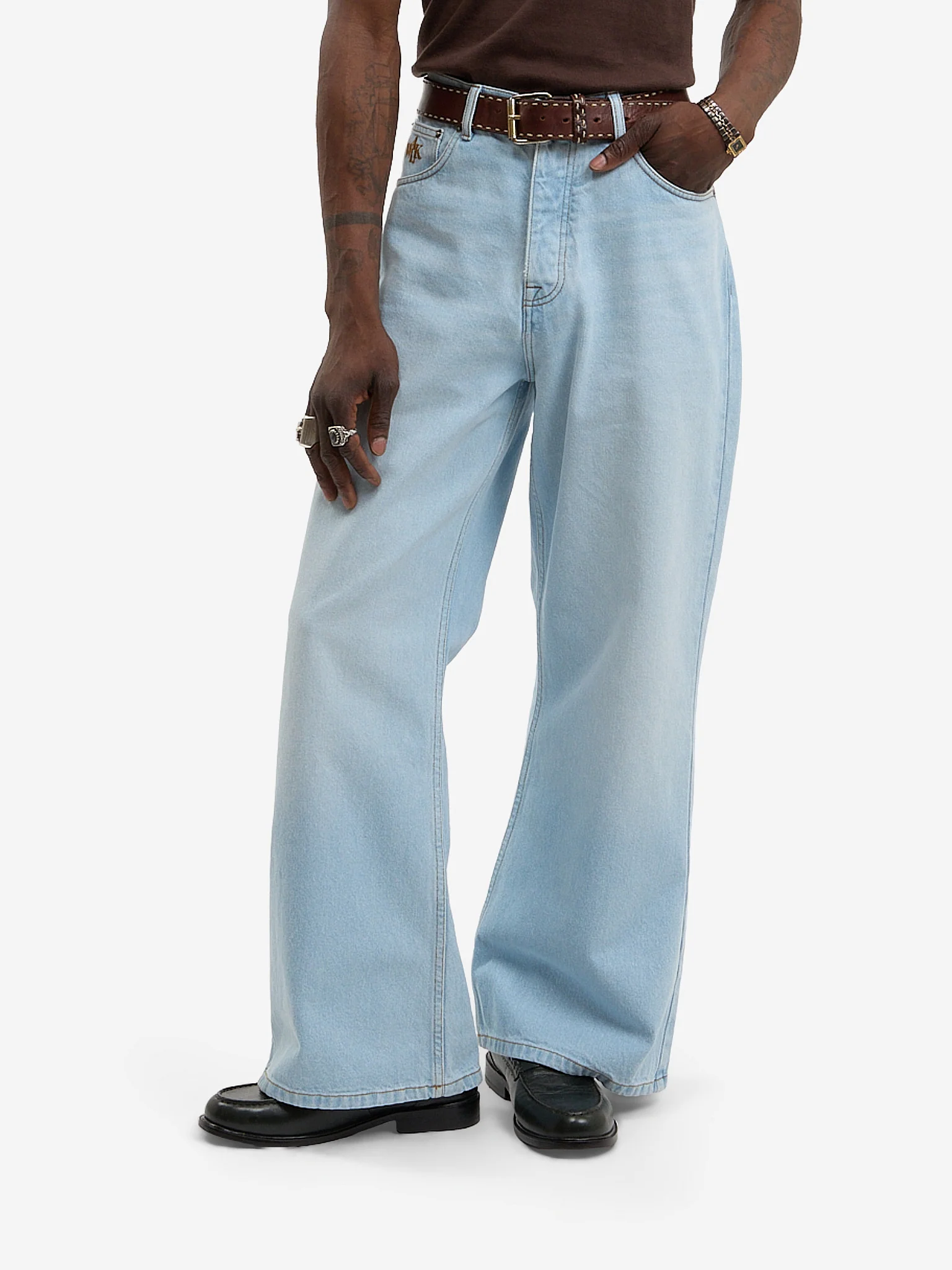 Le pantalon flare en denim clair délavé - Image 4