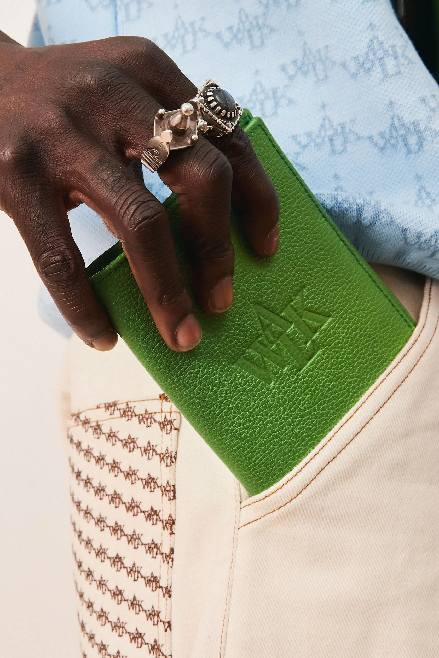 Le porte-passeport vert - Image 3