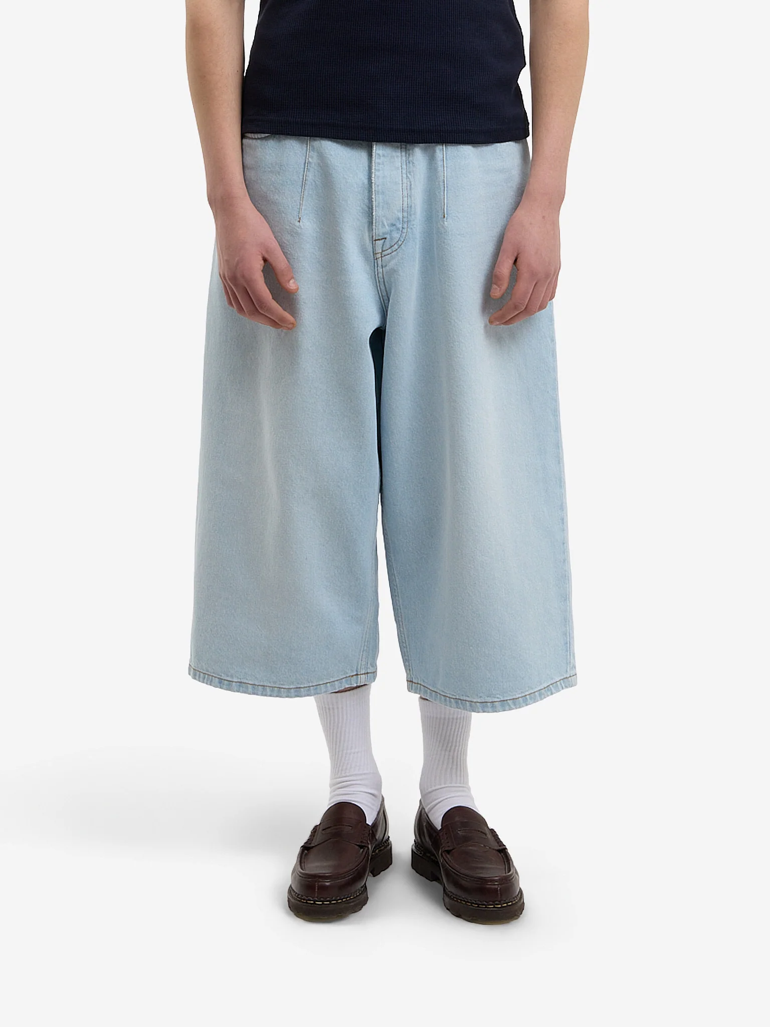 Le short ballon en denim clair délavé - Image 9